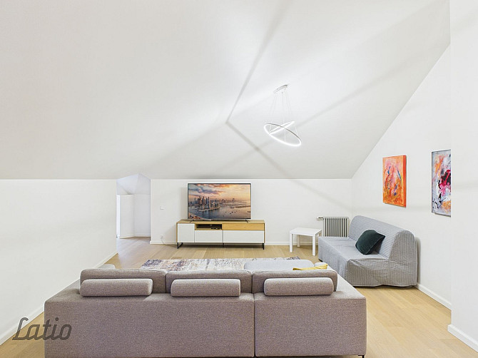 Elegants 3-istabu mansarda dzīvoklis ekskluzīvā vietā  Ogļu iela 30, Rīga

Izīrē gaišu, Rīga - foto 3