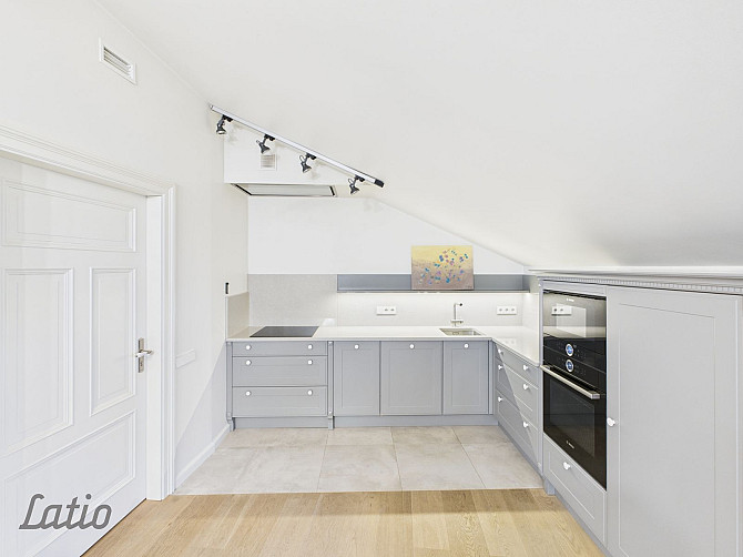 Elegants 3-istabu mansarda dzīvoklis ekskluzīvā vietā  Ogļu iela 30, Rīga

Izīrē gaišu, Rīga - foto 5