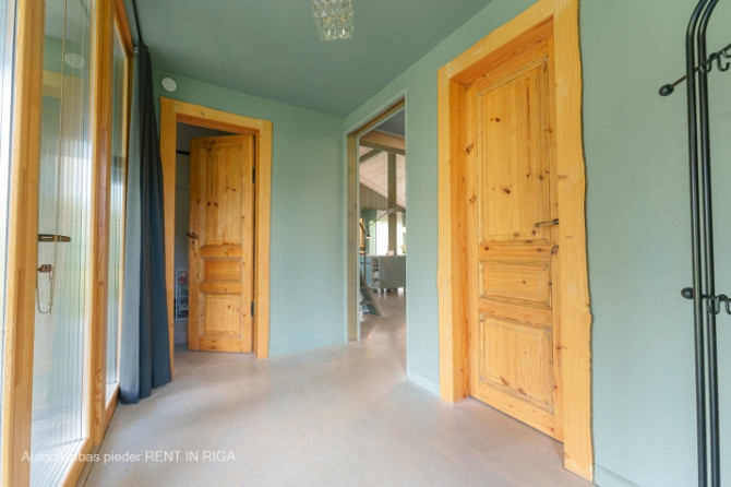 Mājīga privātmāja Ādažos ar plašu zaļo teritoriju blakus Gaujai.  Pieejama no 2026.gada 1. Ādažu novads - foto 3