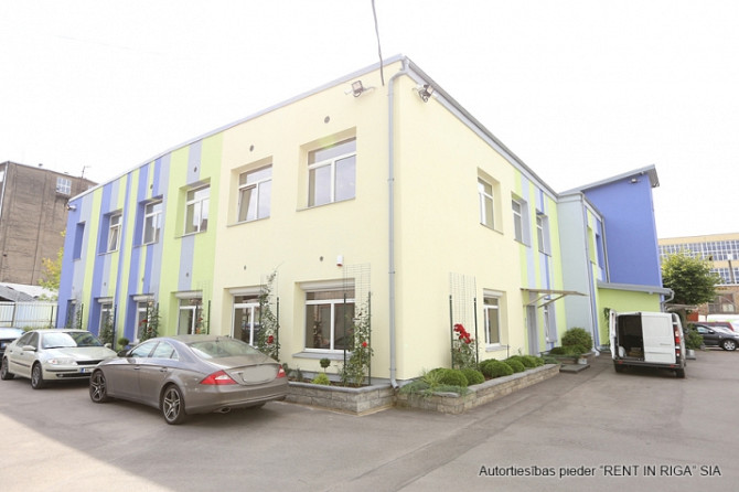 Светлый офис в качественно отреставрированном здании.  Офис прямоугольной формы. Рига - изображение 4