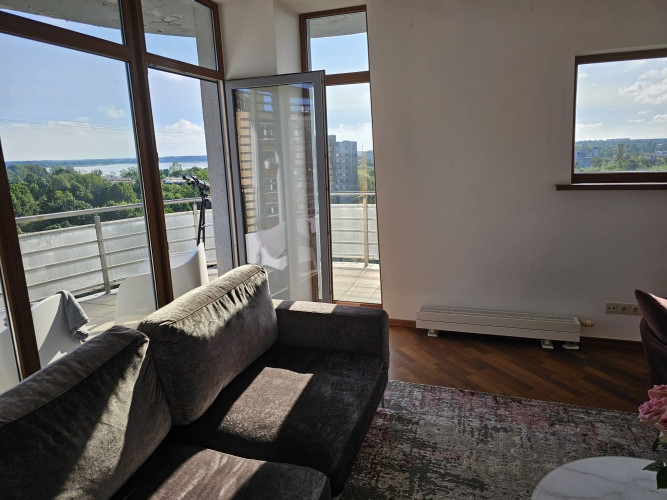 Ekskluzīvs dzīvoklis ar terasi prestižajā Mežaparkā!  Izsmalcināts 3 istabu dzīvoklis Rīga - foto 2