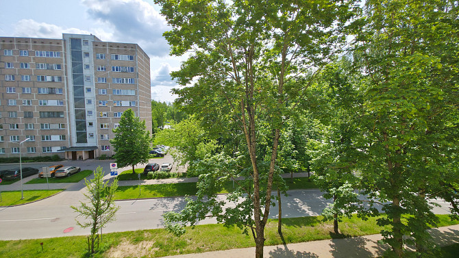 Dzīvokļa video tūri var noskatīties, nospiežot uz mājas lapas sludinājuma lejas daļā. Izīrējam... Саласпилс - изображение 9