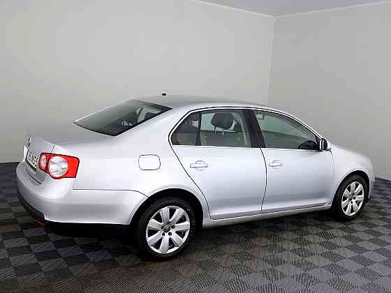 Volkswagen Jetta Comfortline 1.6 75kW Tallina