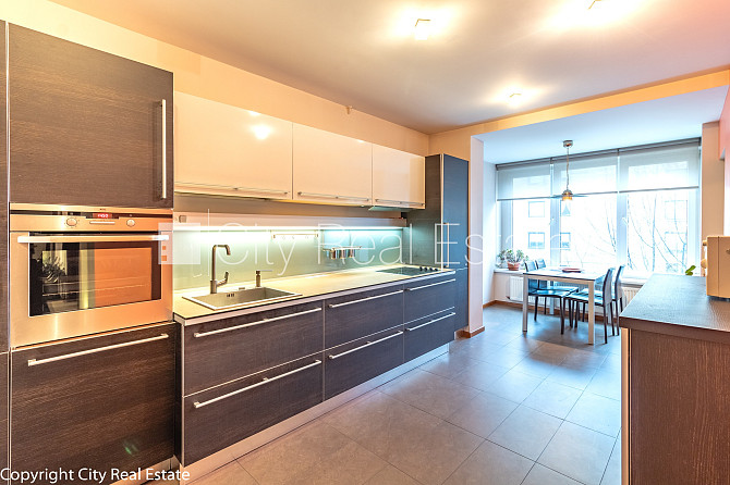 Фасадный дом, реновированный дом, благоустроенная озеленённая территория, Рига - изображение 3