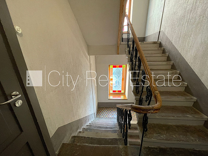 Fasādes māja, istabas izolētas 3 gab., studio tipa, virtuve apvienota ar viesistabu, augstie Rīga - foto 11