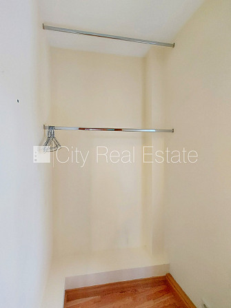 Здание во дворе, благоустроенный озеленённый двор, вход со двора, мансарда, Рига - изображение 7