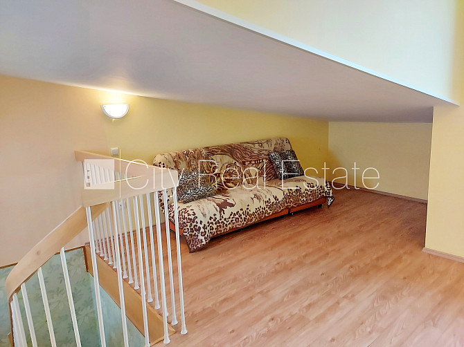 Здание во дворе, благоустроенный озеленённый двор, вход со двора, мансарда, Рига - изображение 11