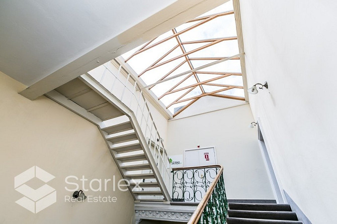 Iznomā biroja telpas ar izlietni Rīgas centrā prestižā jūgendstila ēkā Citadeles ielā 2 Rīga - foto 9