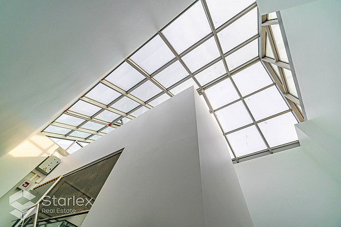 Ekspluatācijā nodota dzīvojamā māja Pļavniekos. Projektu raksturo augstvērtīga un Rīga - foto 18