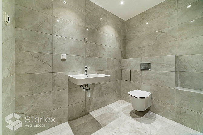 Ekspluatācijā nodota dzīvojamā māja Pļavniekos. Projektu raksturo augstvērtīga un Rīga - foto 15