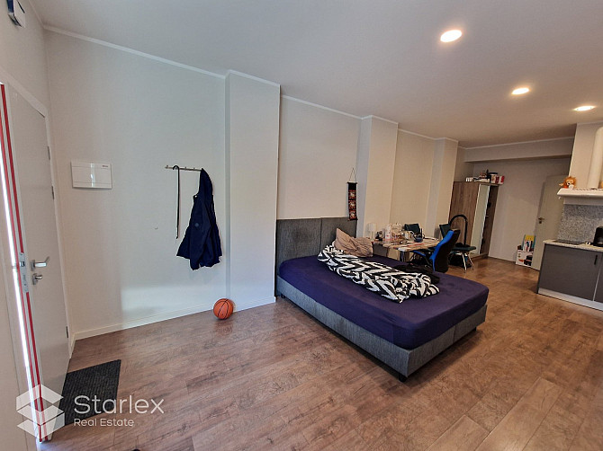 Iespēja iegādāties lielisku dzīvokli ciešā Vecrīgas tuvumā tikko izremontētā jaunajā Rīgas rajons - foto 5