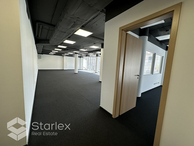 Iznomā modernas A klases biroja telpas Rīgas centrā. Birojs atrodas ēkas 2. stāvā. Birojs ir Rīga - foto 5