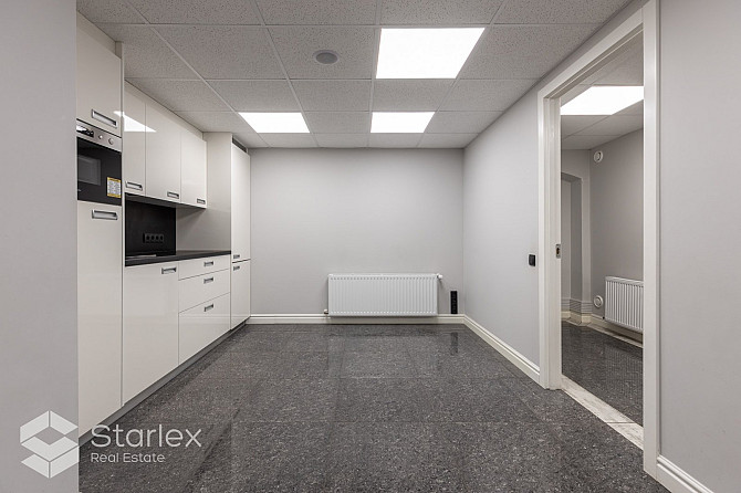 Pārdod 2 salonus par vienu cenu. Telpas atrodas Brīvības ielā 103. Jūgenstila ēka celta Rīga - foto 16