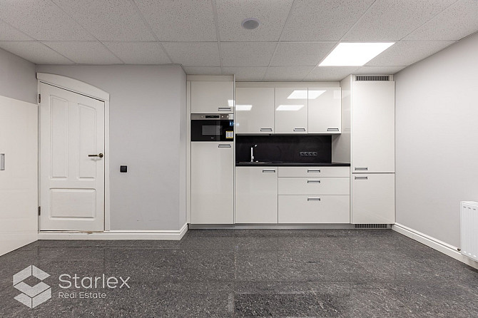 Pārdod 2 salonus par vienu cenu. Telpas atrodas Brīvības ielā 103. Jūgenstila ēka celta Rīga - foto 20