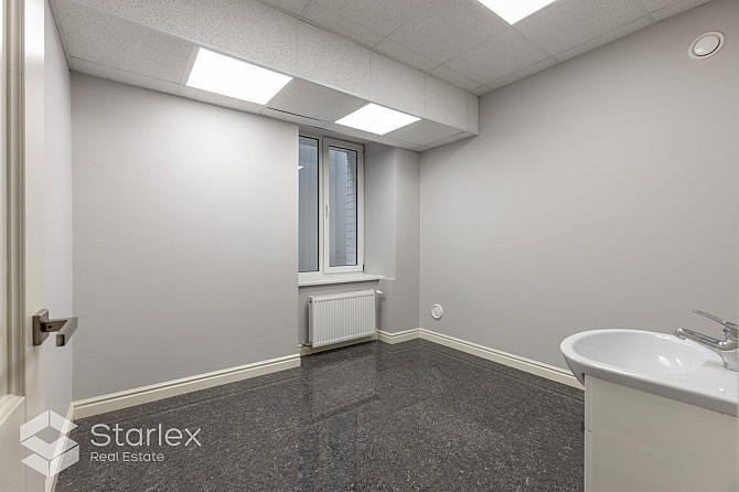 Pārdod 2 salonus par vienu cenu. Telpas atrodas Brīvības ielā 103. Jūgenstila ēka celta Rīga - foto 18