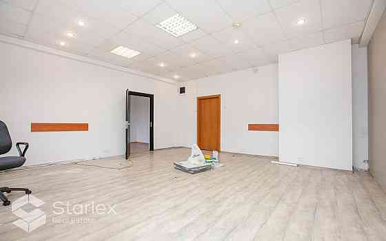 Предлагаем в аренду офисные помещения в отреставрированном здании в центре Риги, Rīga