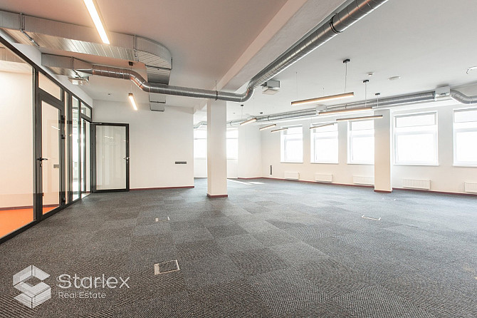 Iznomā biroju ar gleznainu skatu uz Daugavu. Kopējā platība 254 m2.Birojs izvietots ēkas Rīga - foto 11