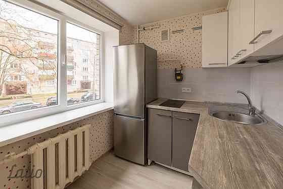 Tiek pārdots vienistabas dzīvoklis ar lielisku atrašanās vietu Ķīmiķu mikrorajonā. Dzīvoklim ir PVC  Рига