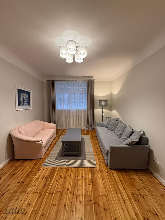 Tiek piedāvāts īrei lielisks, pilnībā mēbelēts 2 istabu dzīvoklis Rīgas klusajā centrā  prestižajā v Рига - изображение 2