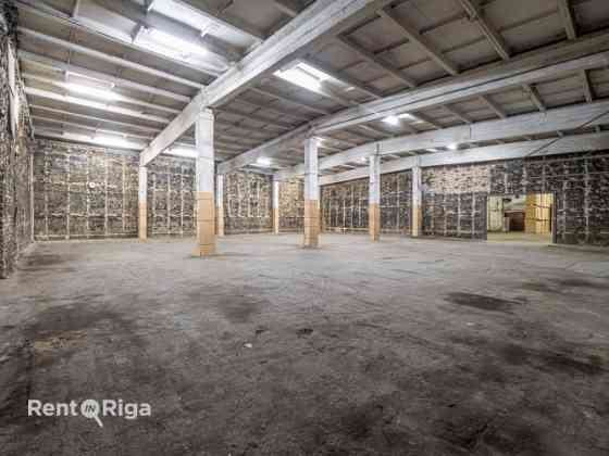 Сдаются складские помещения по адресу ул. Бuļļu 45.  Склад разделён на две части: Рига