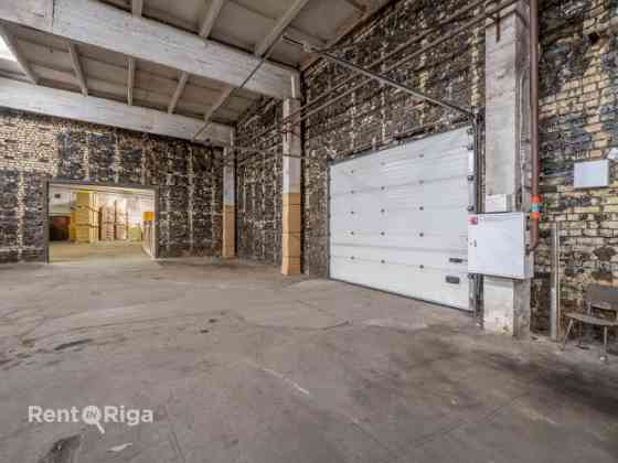 Сдаются складские помещения по адресу ул. Бuļļu 45.  Склад разделён на две части: Рига