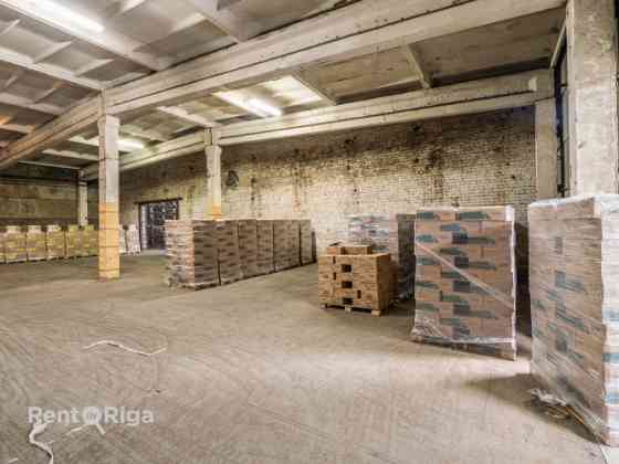 Сдаются складские помещения по адресу ул. Бuļļu 45.  Склад разделён на две части: Рига
