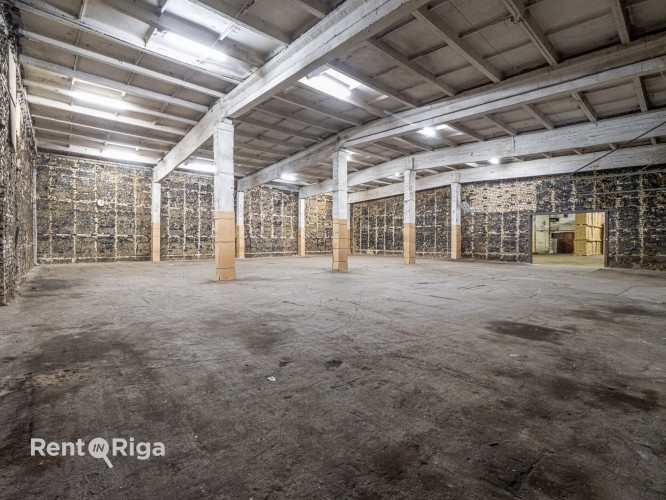 Сдаются складские помещения по адресу ул. Бuļļu 45.  Склад разделён на две части: Рига - изображение 2