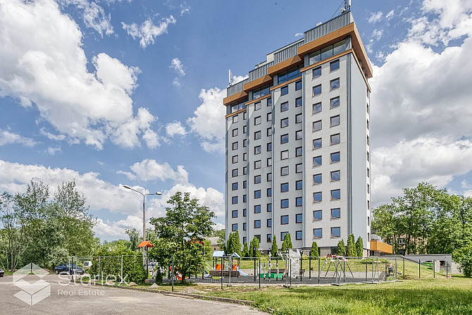 Iegādei pieejams dzīvoklis tikko renovētajā mājā ar lielisku skatu uz Pētersalas un Rīga - foto 1