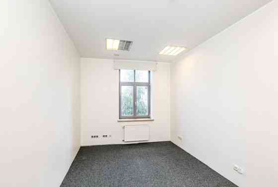 Iznomā biroja telpas prestižā vietā Vecrīgā, Audēju ielā 8.








Ēka celta 1790. gadā, arhitekts  Рига