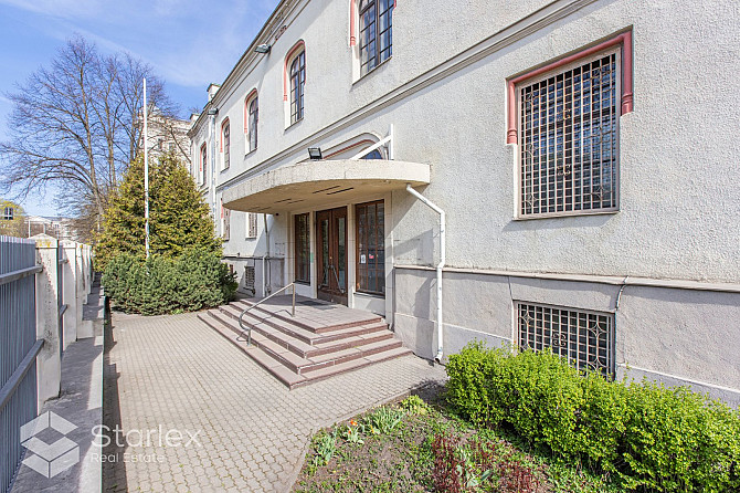 Iznomā īpašumu ekskluzīvā vietā Rīgas centrā  Raiņa bulvārī 7.Raiņa bulvārī 7 atrodas divstāvu mūra  Рига - изображение 3