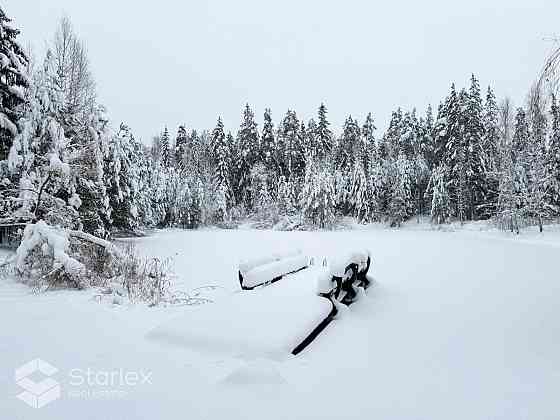 Pārdod 3-stāvu guļbaļķu savrupmāju ar 1.32 ha zemes gabalu un privātu ezeru gleznainajā Amatciemā. M Цесис и Цесисский край