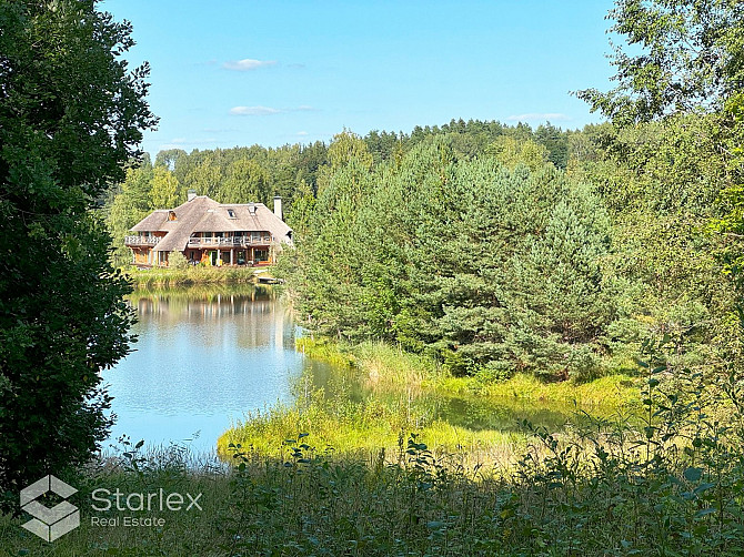 Pārdod 3-stāvu guļbaļķu savrupmāju ar 1.32 ha zemes gabalu un privātu ezeru gleznainajā Amatciemā. M Цесис и Цесисский край - изображение 19