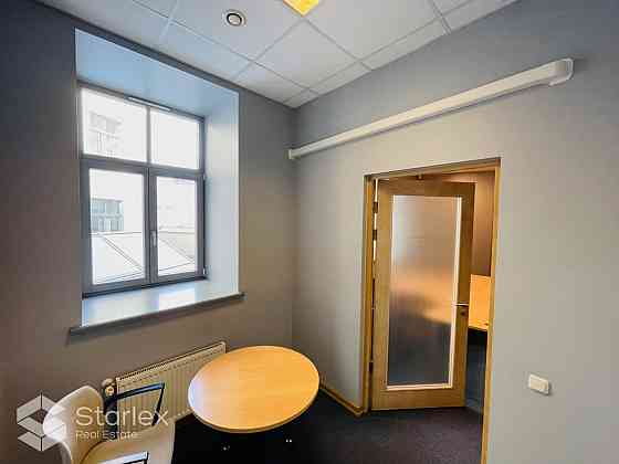 Iznomā biroju divos līmeņos ar plašu privāto terasi Mārupē.  Kopēja platība 482 m2  Birojs izvietots Mālpils pagasts