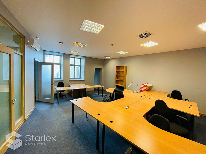 Iznomā biroju divos līmeņos ar plašu privāto terasi Mārupē.  Kopēja platība 482 m2  Birojs Mālpils pagasts - foto 4