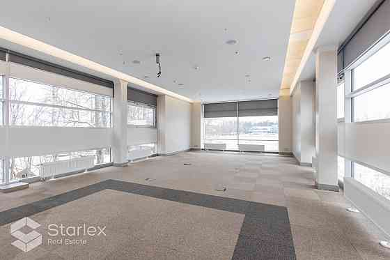 Iznomā biroju divos līmeņos ar plašu privāto terasi Mārupē.  Kopēja platība 482 m2  Birojs izvietots Малпилская вол.