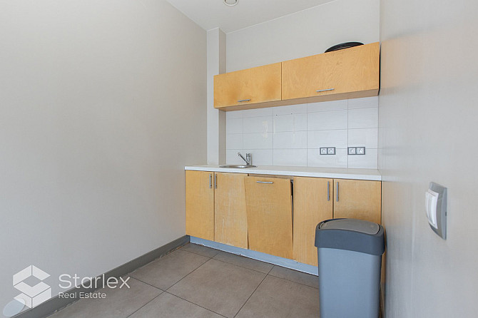 Iznomā biroju divos līmeņos ar plašu privāto terasi Mārupē.  Kopēja platība 482 m2  Birojs izvietots Малпилская вол. - изображение 12