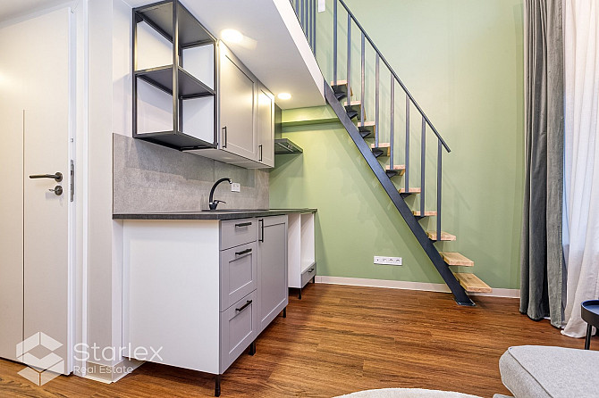 Iespēja iegādāties lielisku, divstāvu divistabu dzīvoklis ciešā Vecrīgas tuvumā tikko Rīgas rajons - foto 5