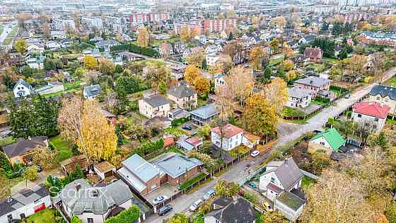 Продается отличное имущество с двумя отдельными домами, расположенный на тихой Рига