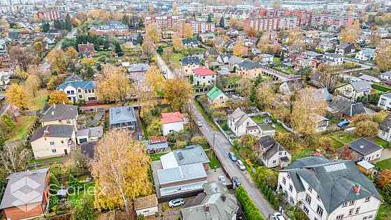 Продается отличное имущество с двумя отдельными домами, расположенный на тихой Рига