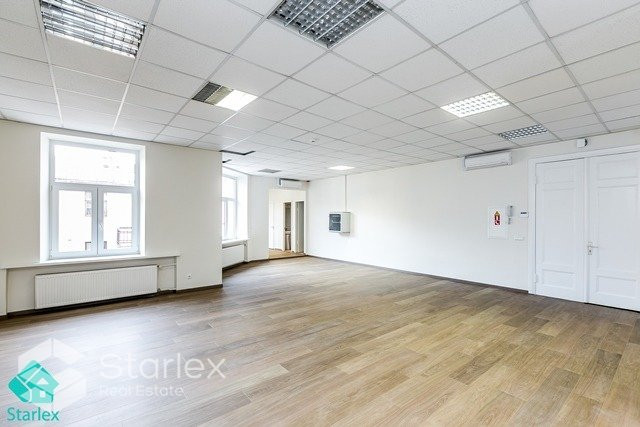 Iznomā mansarda biroju Rīgas centrā, Krišjāņa Barona ielā 5.
Fasādes ēka, 4. stāvs (ir lifts), ieeja Рига - изображение 4