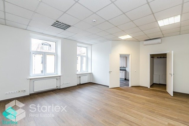 Iznomā mansarda biroju Rīgas centrā, Krišjāņa Barona ielā 5.
Fasādes ēka, 4. stāvs (ir lifts), ieeja Рига - изображение 6