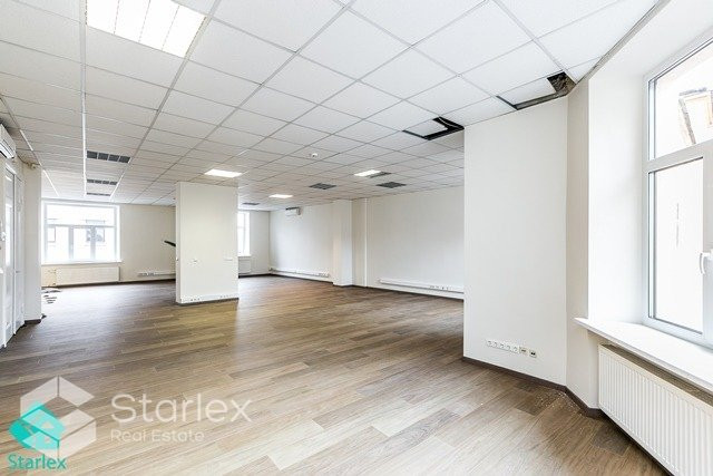 Iznomā mansarda biroju Rīgas centrā, Krišjāņa Barona ielā 5.
Fasādes ēka, 4. stāvs (ir lifts), ieeja Рига - изображение 3