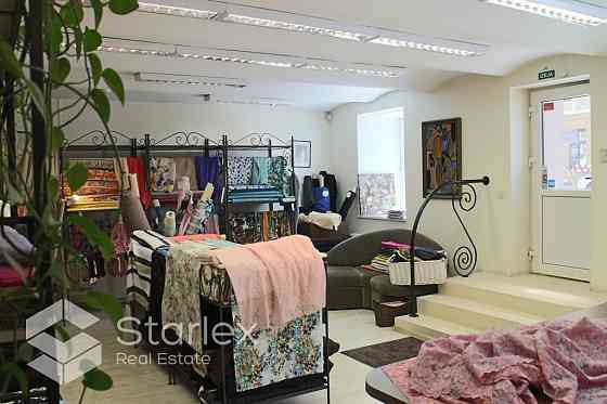 Iznomā tirdzniecības telpas Rīgas centrā, Aleksandra Čaka ielā 52 (Aleksandra Čaka un Stabu ielu kru Рига