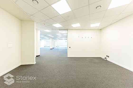 Предлагается в аренду светлый офис в современном офисном здании класса B+ в Риге, Рига