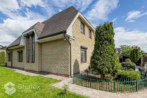 Красивый семейный дом в спальном районе Дрейлини. 
Качественная и современная Рига