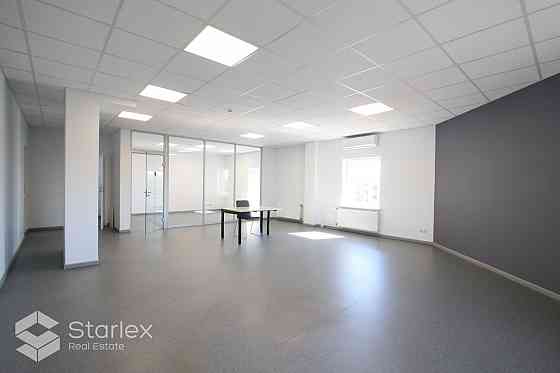 Iznomā biroja telpas centrā  Elijas ielā 17.  Birojs izvietots ēkas 6.stāvā.  Kopējā platība 361.5 m Рига