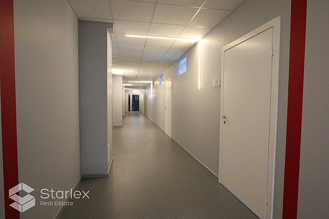 Iznomā biroja telpas centrā  Elijas ielā 17.  Birojs izvietots ēkas 6.stāvā.  Kopējā platība 361.5 m Рига - изображение 6