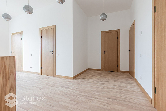 Полностью меблированный - 4-комнатный таунхаус в центре Марупе с террасой и Малпилская вол. - изображение 10