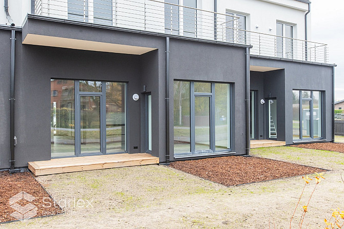 Полностью меблированный - 4-комнатный таунхаус в центре Марупе с террасой и Малпилская вол. - изображение 1