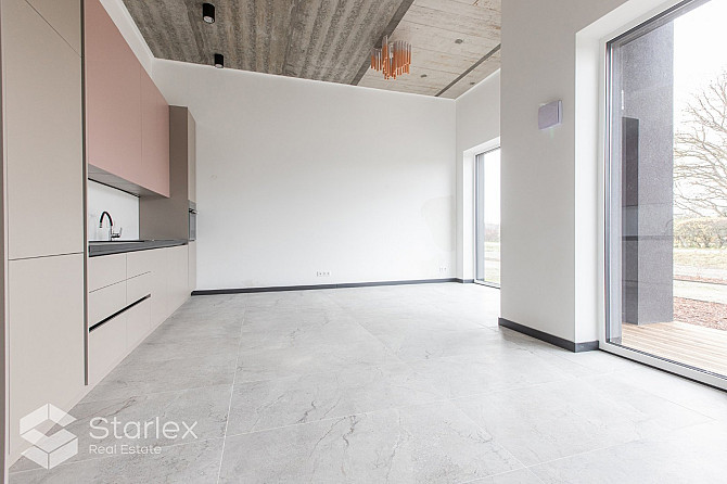 Полностью меблированный - 4-комнатный таунхаус в центре Марупе с террасой и Малпилская вол. - изображение 14